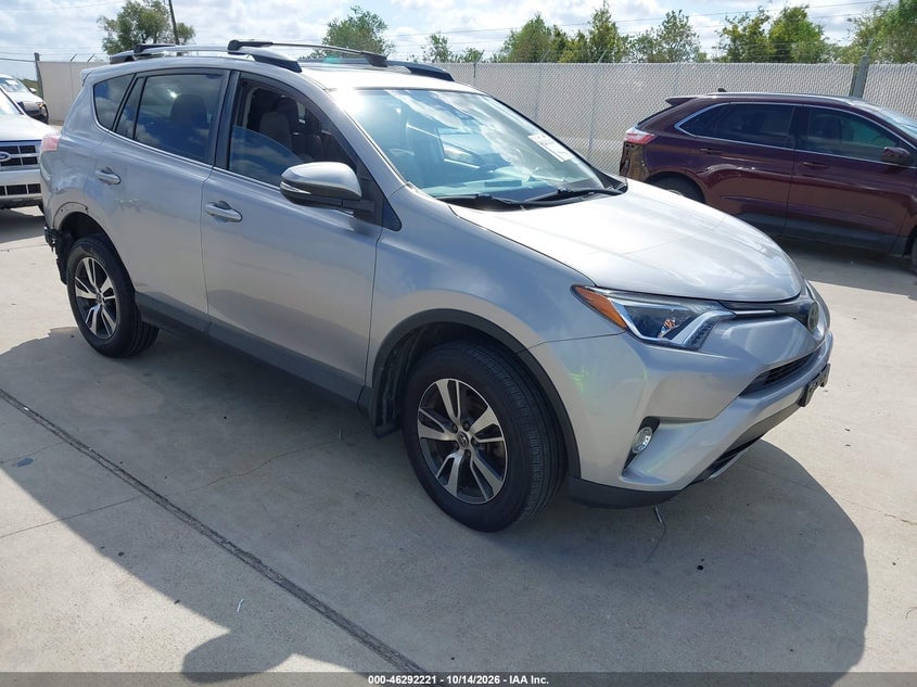 2018 TOYOTA RAV4 XLE | JTMWFREV4JJ158306 | UPCARS