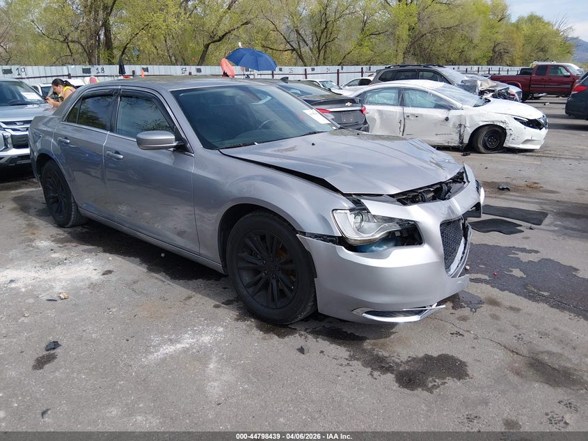 2018 CHRYSLER 300 TOURING L | 2C3CCAAG4JH275748 | UPCARS