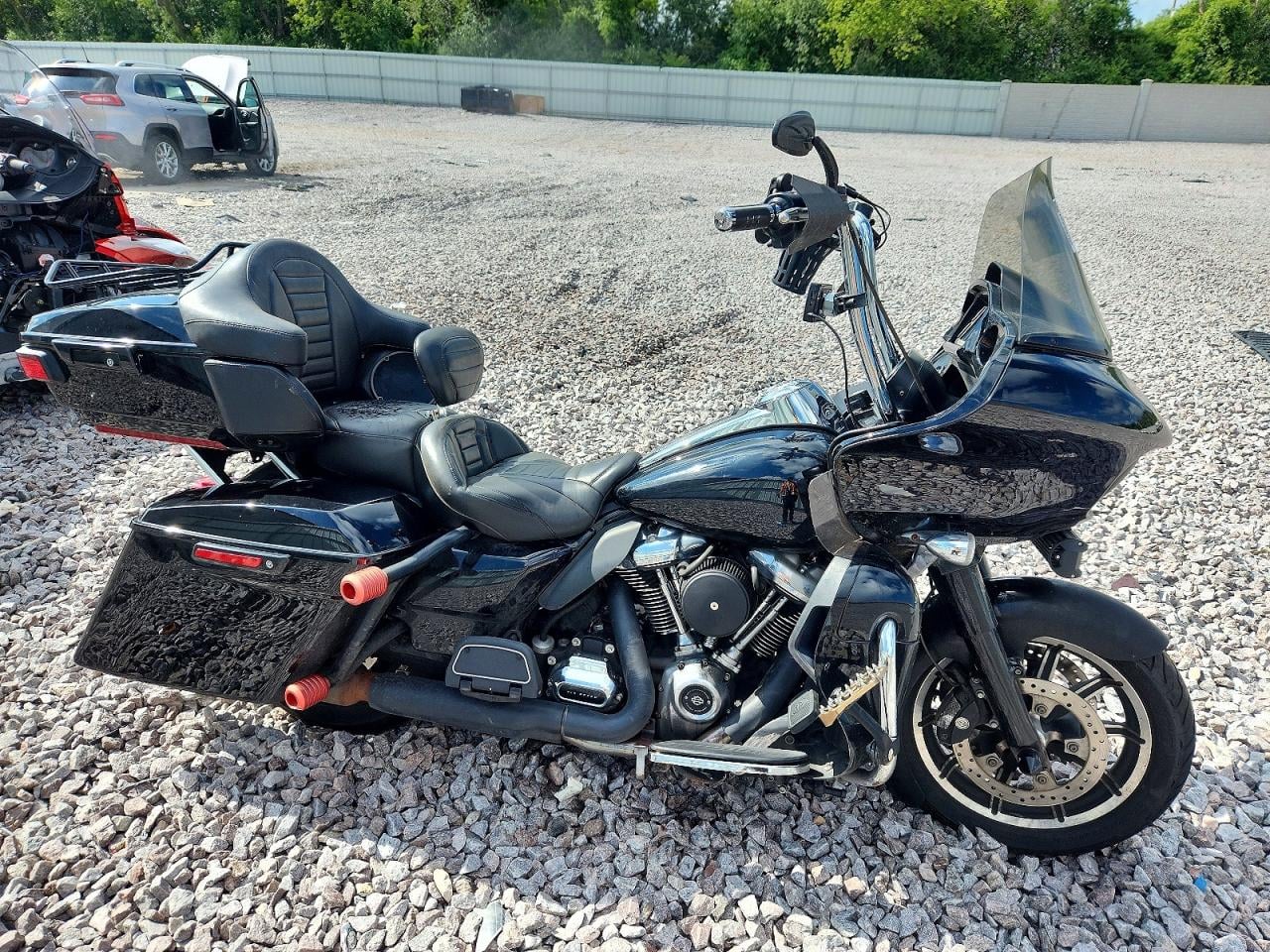 2017 HARLEY-DAVIDSON FL | 1HD1KGD1XHB627782 | UPCARS