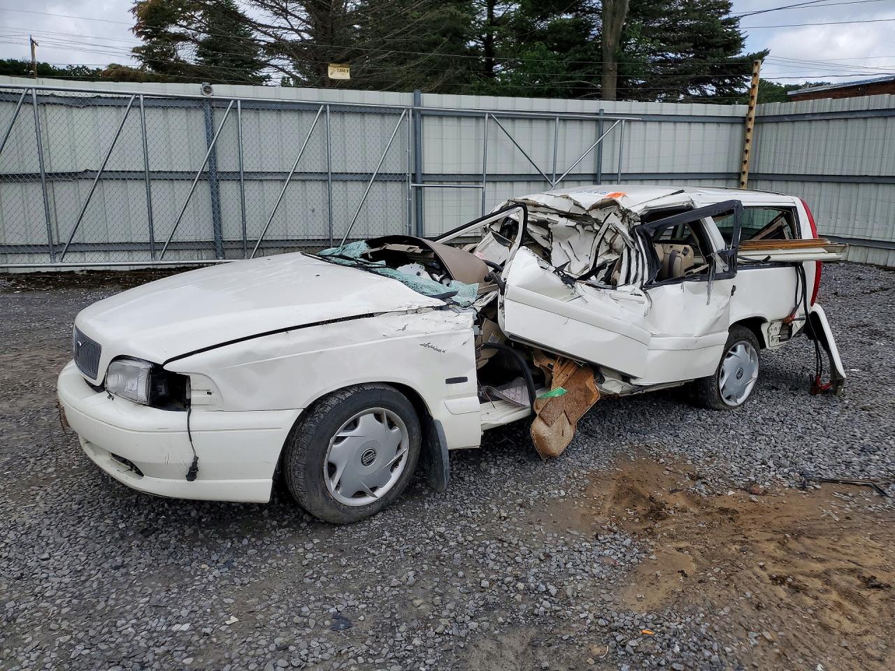 1998 VOLVO V70 | YV1LW554XW2407495 | UPCARS