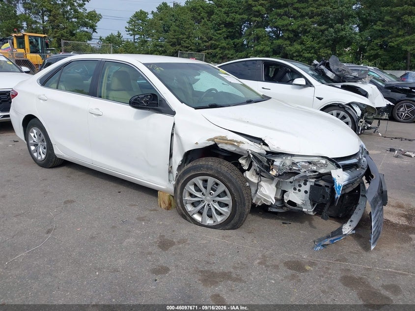 2015 TOYOTA CAMRY LE | 4T4BF1FK3FR512005 | UPCARS