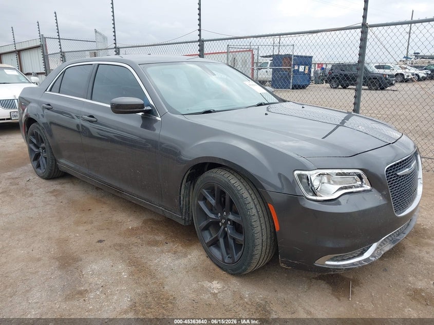 2016 CHRYSLER 300 LIMITED | 2C3CCAAG0GH136855 | UPCARS