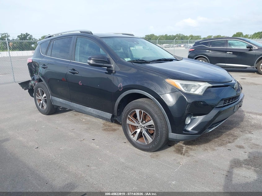 2018 TOYOTA RAV4 XLE | 2T3RFREV6JW716395 | UPCARS