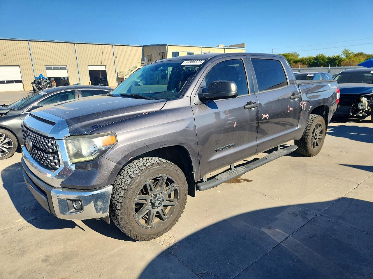 2018 TOYOTA TUNDRA CREWMAX SR5 | 5TFEM5F17JX131927 | UPCARS