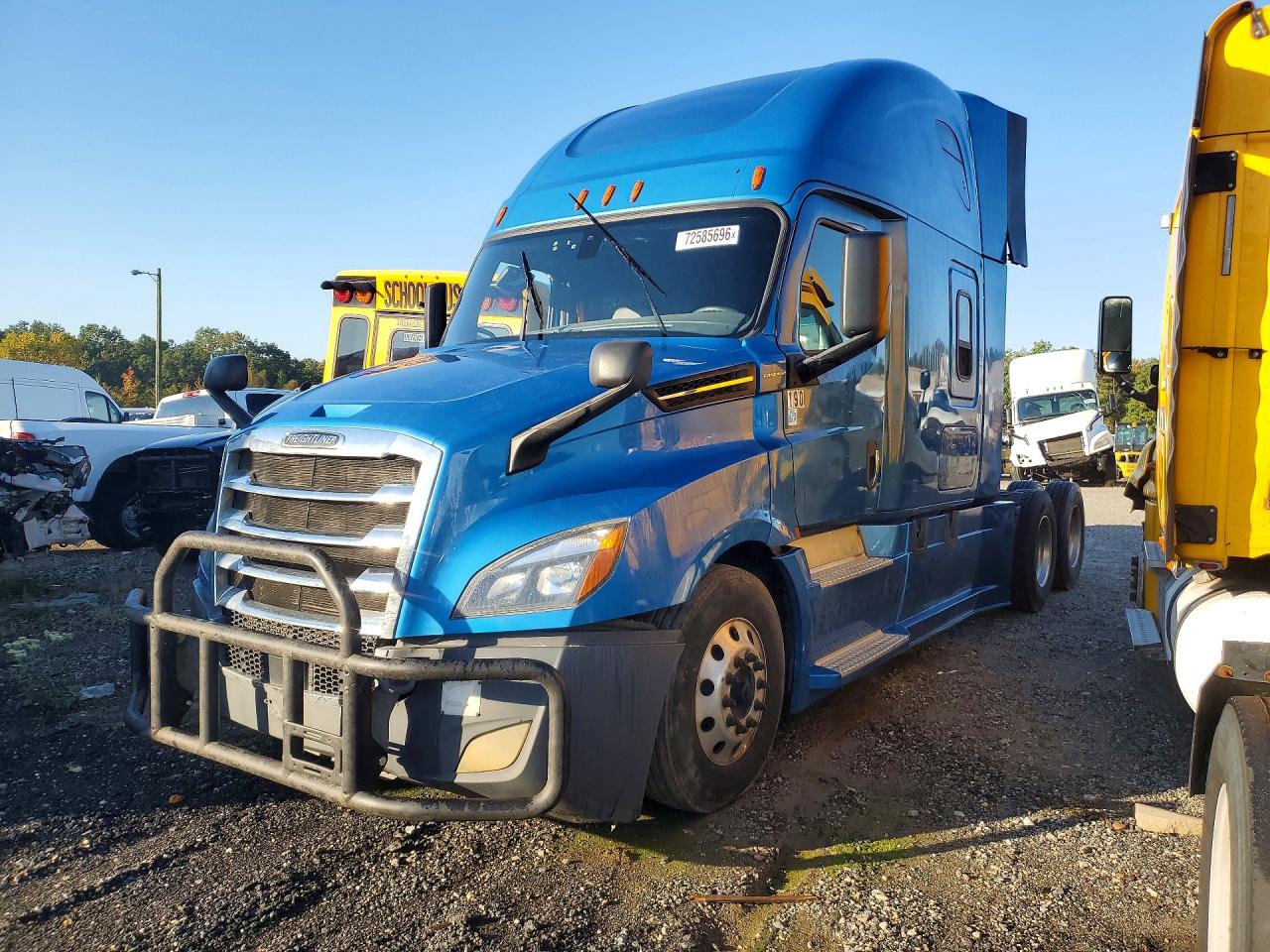 2020 FREIGHTLINER ALL OTHER CASCADIA 1 - SEMI TRUCK | 3AKJHHDRXLSLK0611 | UPCARS