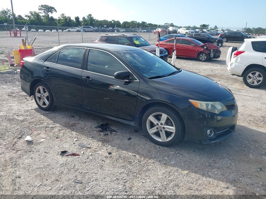 2014 TOYOTA CAMRY SE | 4T1BF1FK5EU468064 | UPCARS