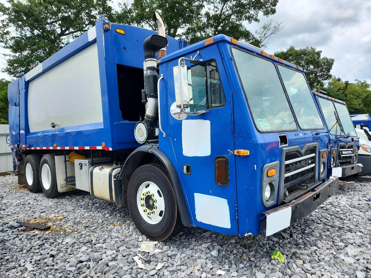2011 MACK ALL OTHE REFUSE TRUCK | 1M2AU02C9BM005351 | UPCARS