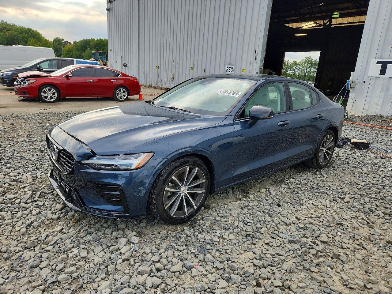 2022 VOLVO S60 B5 MOMENTUM | 7JRL12TZ1NG193386 | UPCARS
