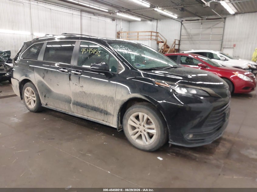 2022 TOYOTA SIENNA XLE WOODLAND EDITION | 5TDASKFC2NS050169 | UPCARS