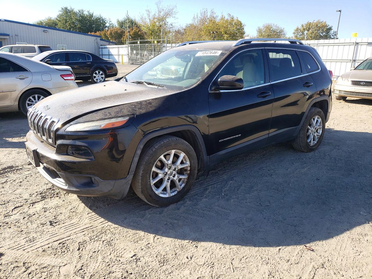 2015 JEEP CHEROKEE LATITUDE | 1C4PJLCB8FW766591 | UPCARS