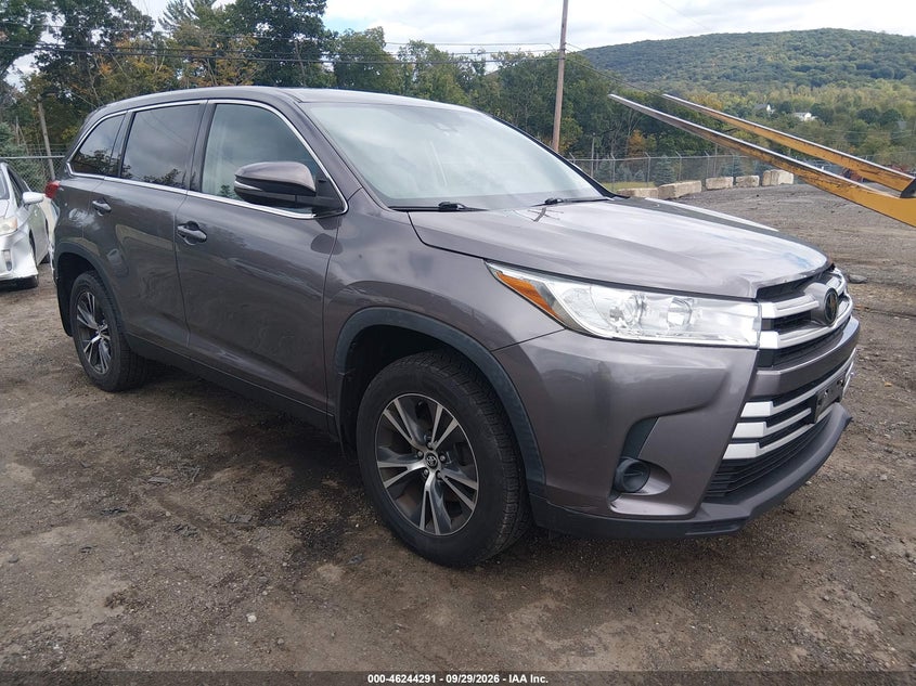 2019 TOYOTA HIGHLANDER LE | 5TDBZRFH8KS968718 | UPCARS