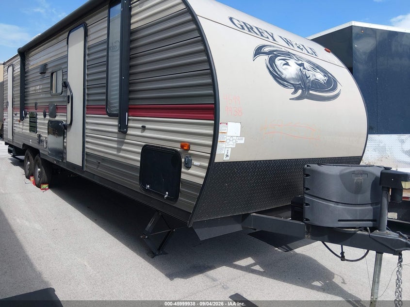 2018 FOREST RIVER CHEROKEE GREY WOLF 26DBH TRAVEL TRAILER | 4X4TCKB26JK050139 | UPCARS