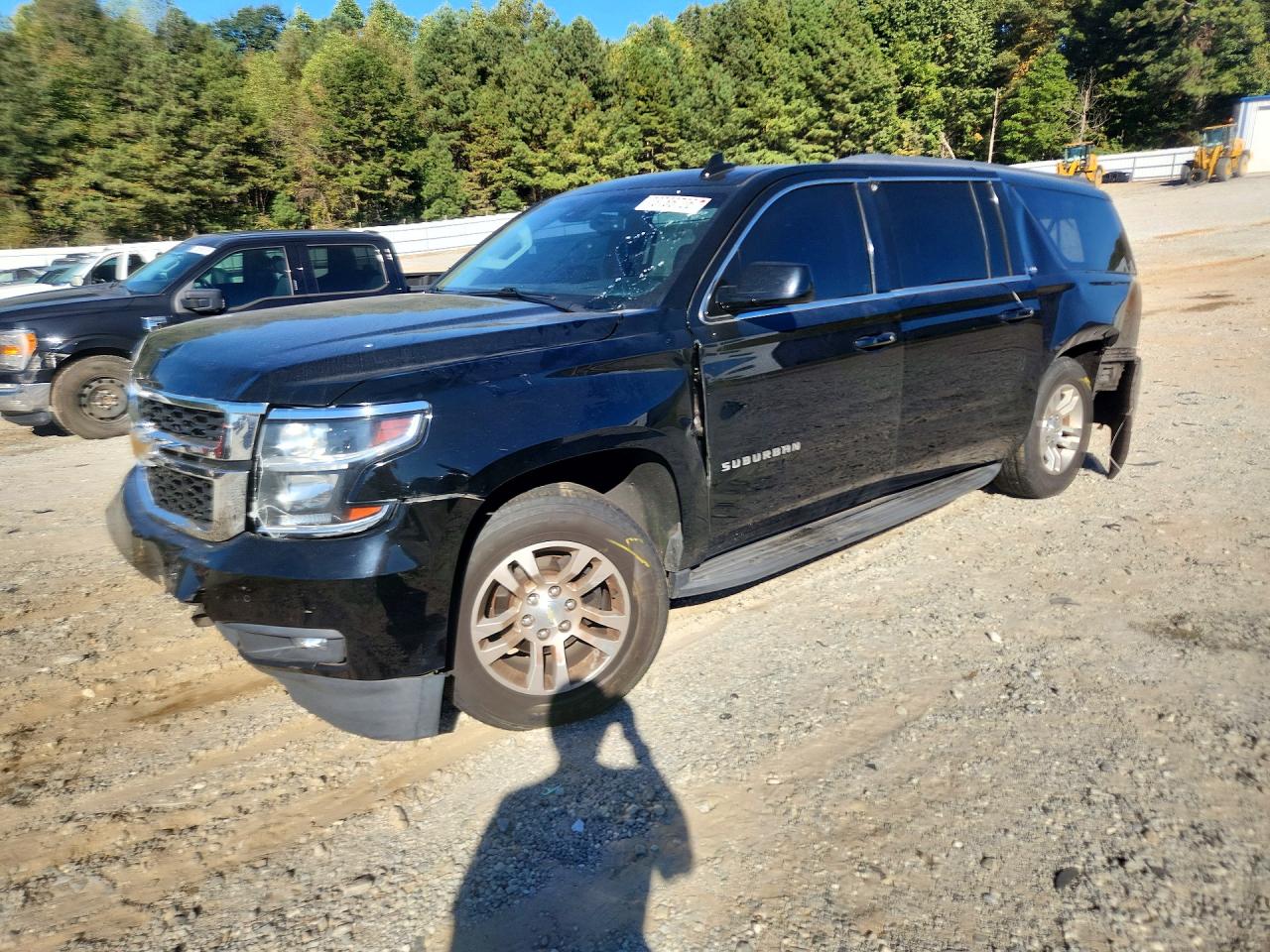 2019 CHEVROLET SUBURBAN C1500 LT | 1GNSCHKC2KR405062 | UPCARS