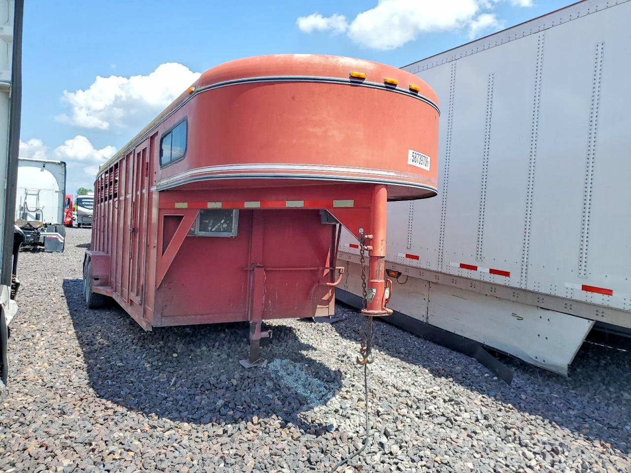 2000 CMI UNKNOWN CORNELIUS MANUFACTURING INC HORSE TRAILER | 4MJSG222XYE027542 | UPCARS