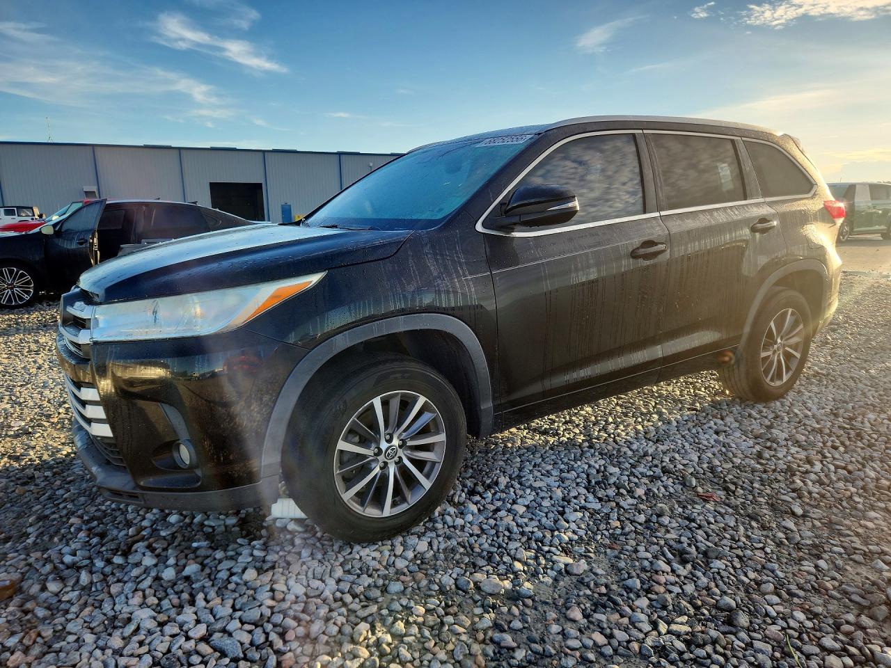 2018 TOYOTA HIGHLANDER XLE | 5TDKZRFH6JS546929 | UPCARS