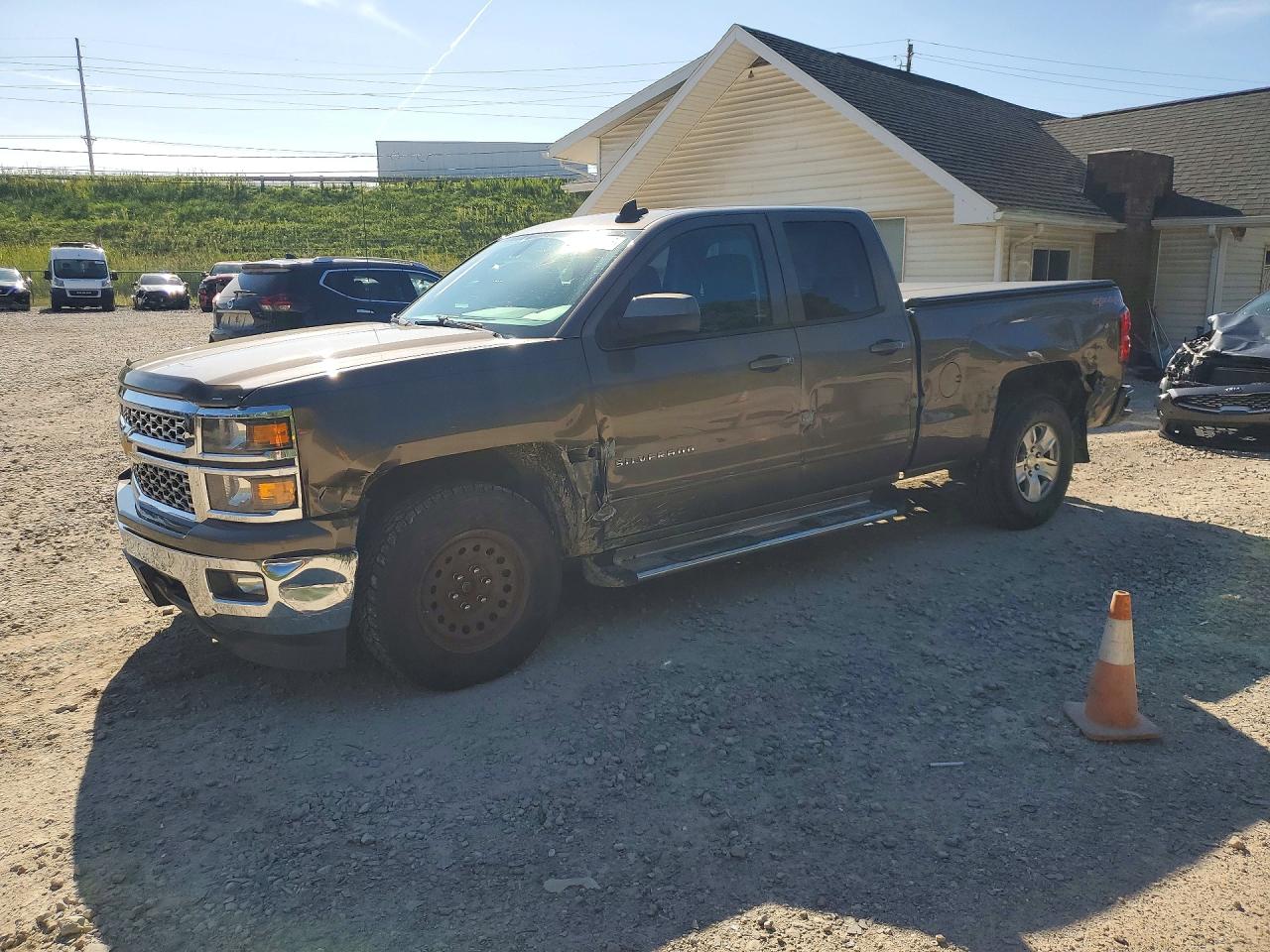 2015 CHEVROLET SILVERADO K1500 LT | 1GCVKREC0FZ365337 | UPCARS