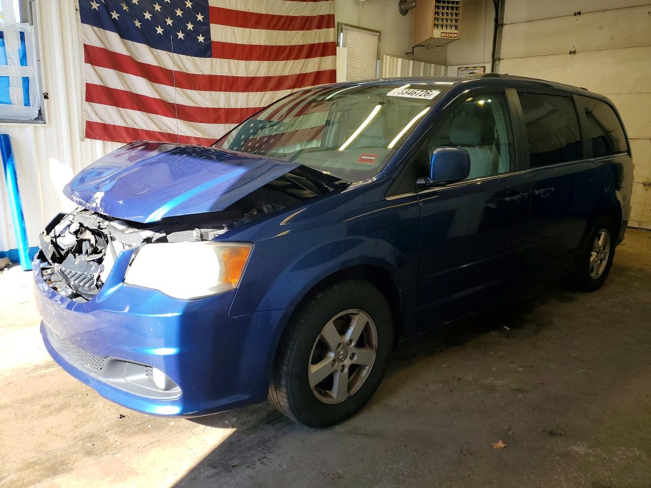 2011 DODGE CARAVAN CREW | 2D4RN5DG8BR656908 | UPCARS
