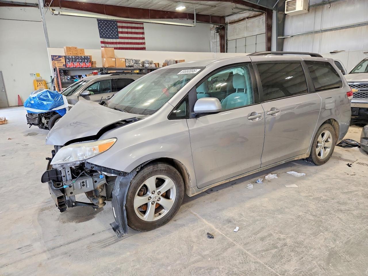 2011 TOYOTA SIENNA LE | 5TDKK3DC7BS023333 | UPCARS