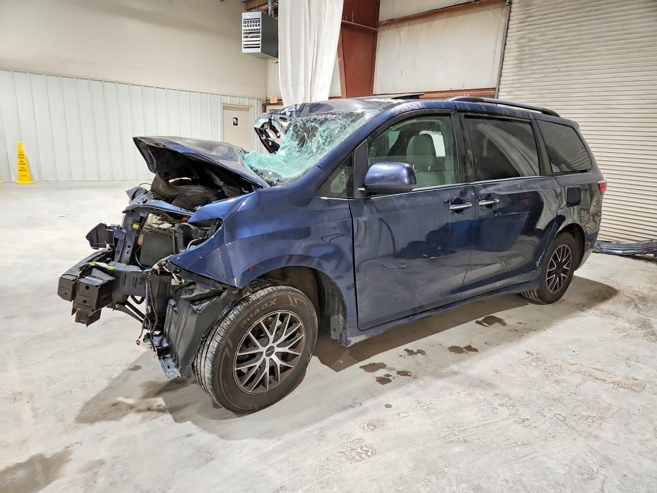 2019 TOYOTA SIENNA XLE 8-PASSENGER | 5TDYZ3DC7KS981801 | UPCARS