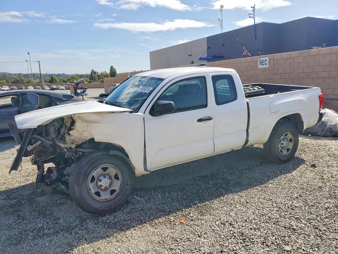 2018 TOYOTA TACOMA SR | 5TFRX5GN0JX107575 | UPCARS