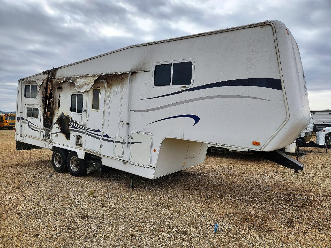 2005 FRONTIER RECREATION VANGUARD  CAMPER | 2VHFP217751515901 | UPCARS