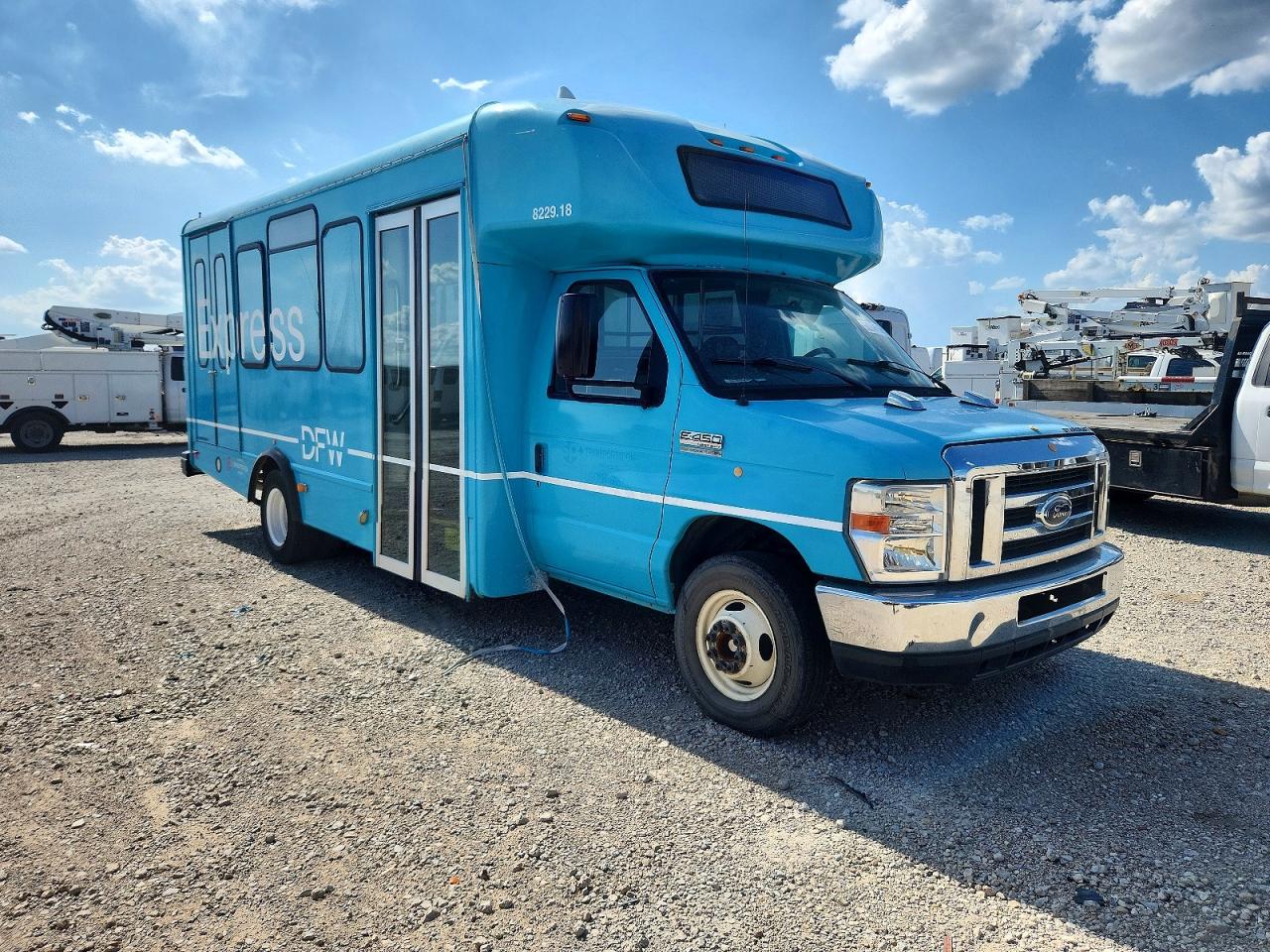 2018 FORD ECONOLIN E450 SUPER DUTY CUTAWAY VAN | 1FDXE4FS3JDC28113 | UPCARS