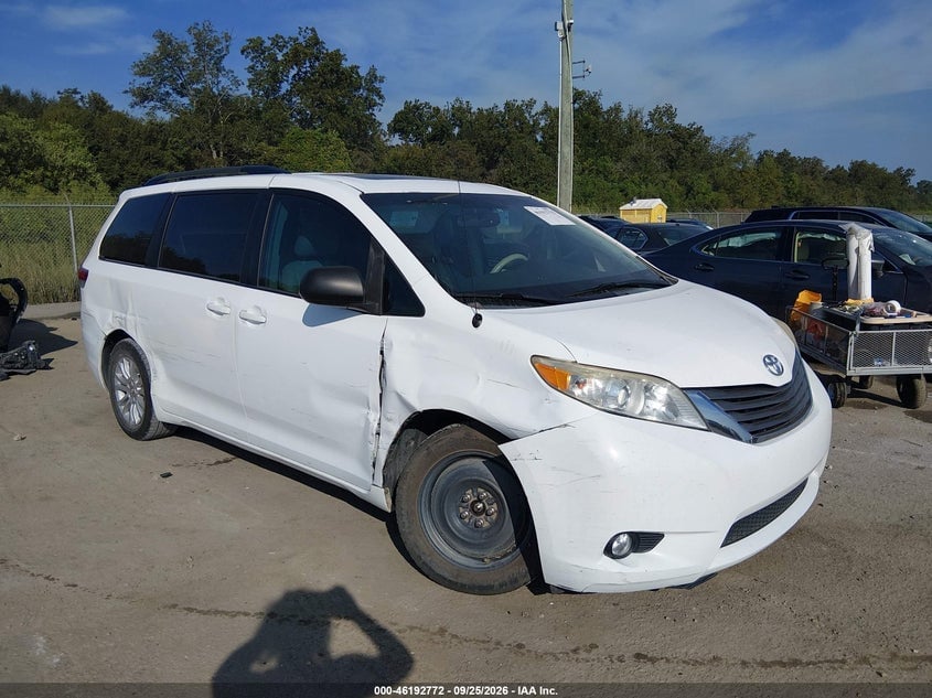 2011 TOYOTA SIENNA XLE V6 | 5TDYK3DCXBS077476 | UPCARS