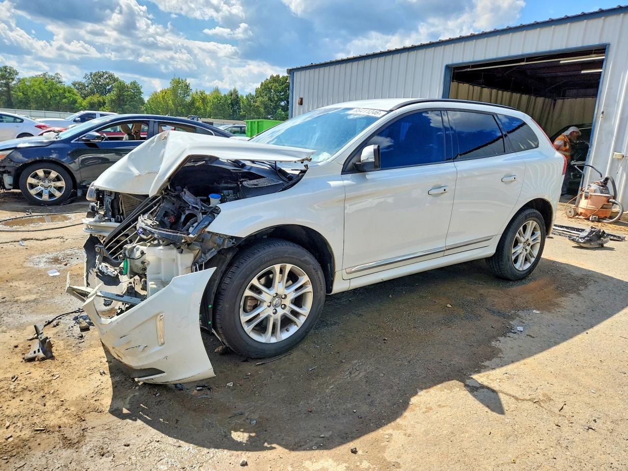 2015 VOLVO XC60 T5 | YV440MDJ2F2681736 | UPCARS