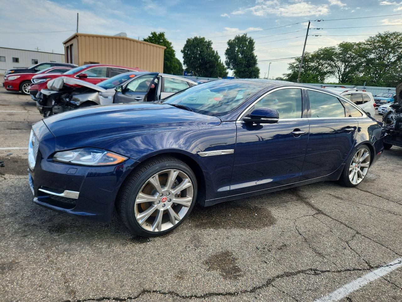 2019 JAGUAR XJ PORTFOLIO | SAJWJ2GD3K8W19838 | UPCARS