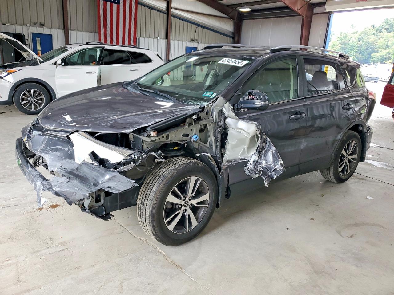 2018 TOYOTA RAV4 XLE | JTMRFREV7JJ219421 | UPCARS