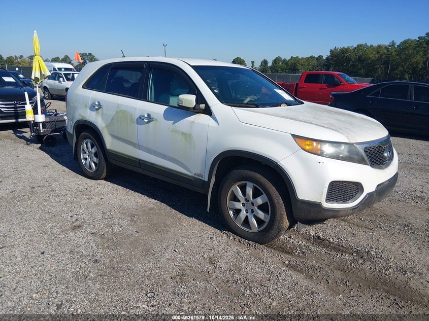 2011 KIA SORENTO LX | 5XYKTCA13BG017039 | UPCARS