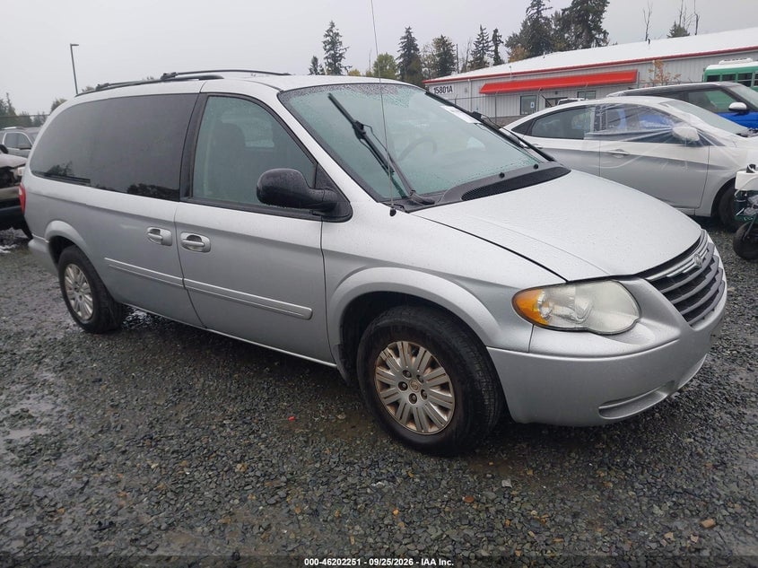 2006 CHRYSLER TOWN & COUNTRY LX | 2A4GP44R96R753383 | UPCARS