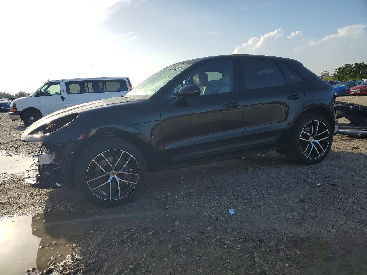 2026 PORSCHE MACAN BASE | WP1AA2A52TLB06488 | UPCARS
