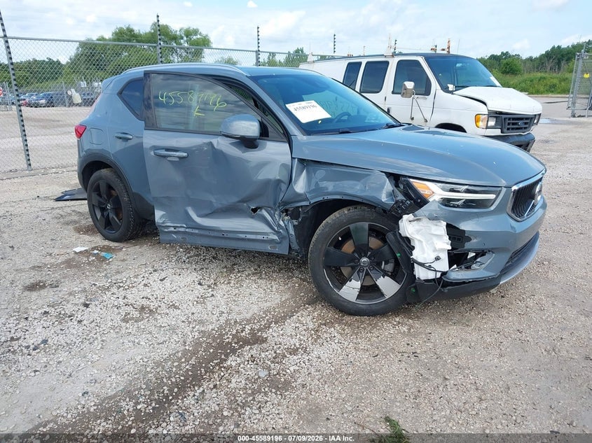 2022 VOLVO XC40 T5 MOMENTUM | YV4162UK6N2715769 | UPCARS