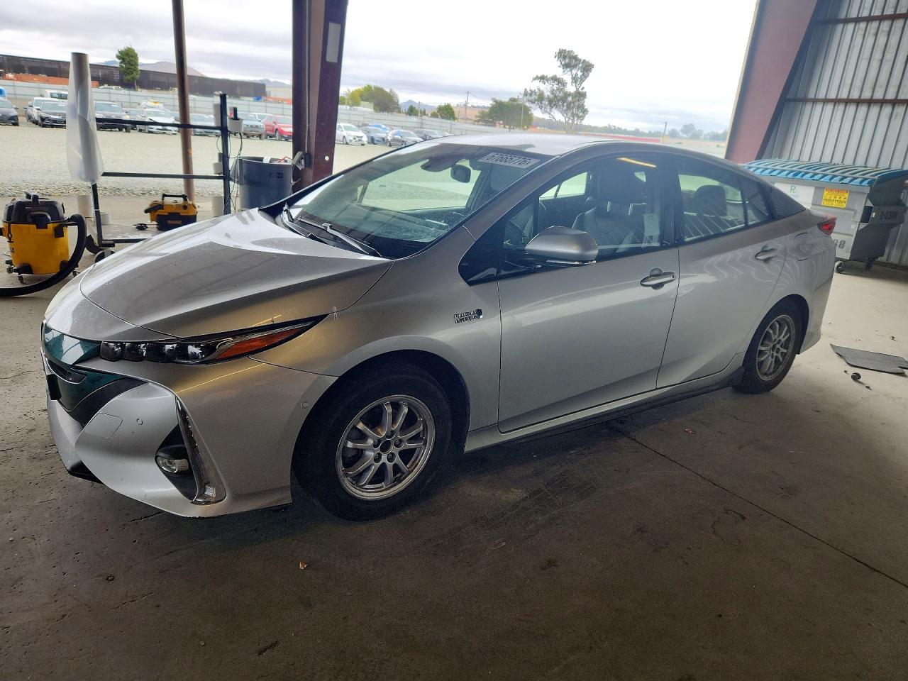 2017 TOYOTA PRIUS ADVANCED | JTDKARFP5H3021225 | UPCARS