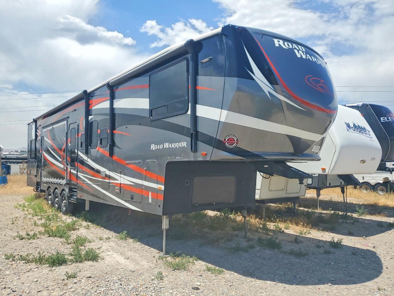 2018 HEARTLAND RV TRAILERS HEARTLAND ROAD WARRIOR CAMPER | 5SFCG4431JE356270 | UPCARS