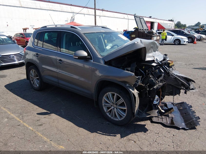 2010 VOLKSWAGEN TIGUAN SE | WVGBV7AX5AW511745 | UPCARS