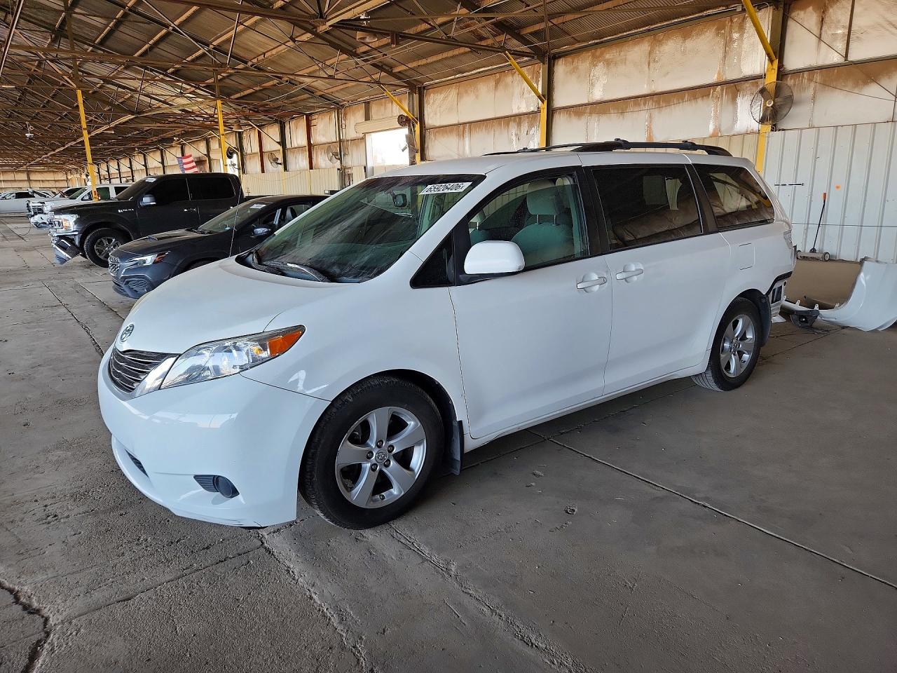 2014 TOYOTA SIENNA LE | 5TDKK3DC9ES526947 | UPCARS