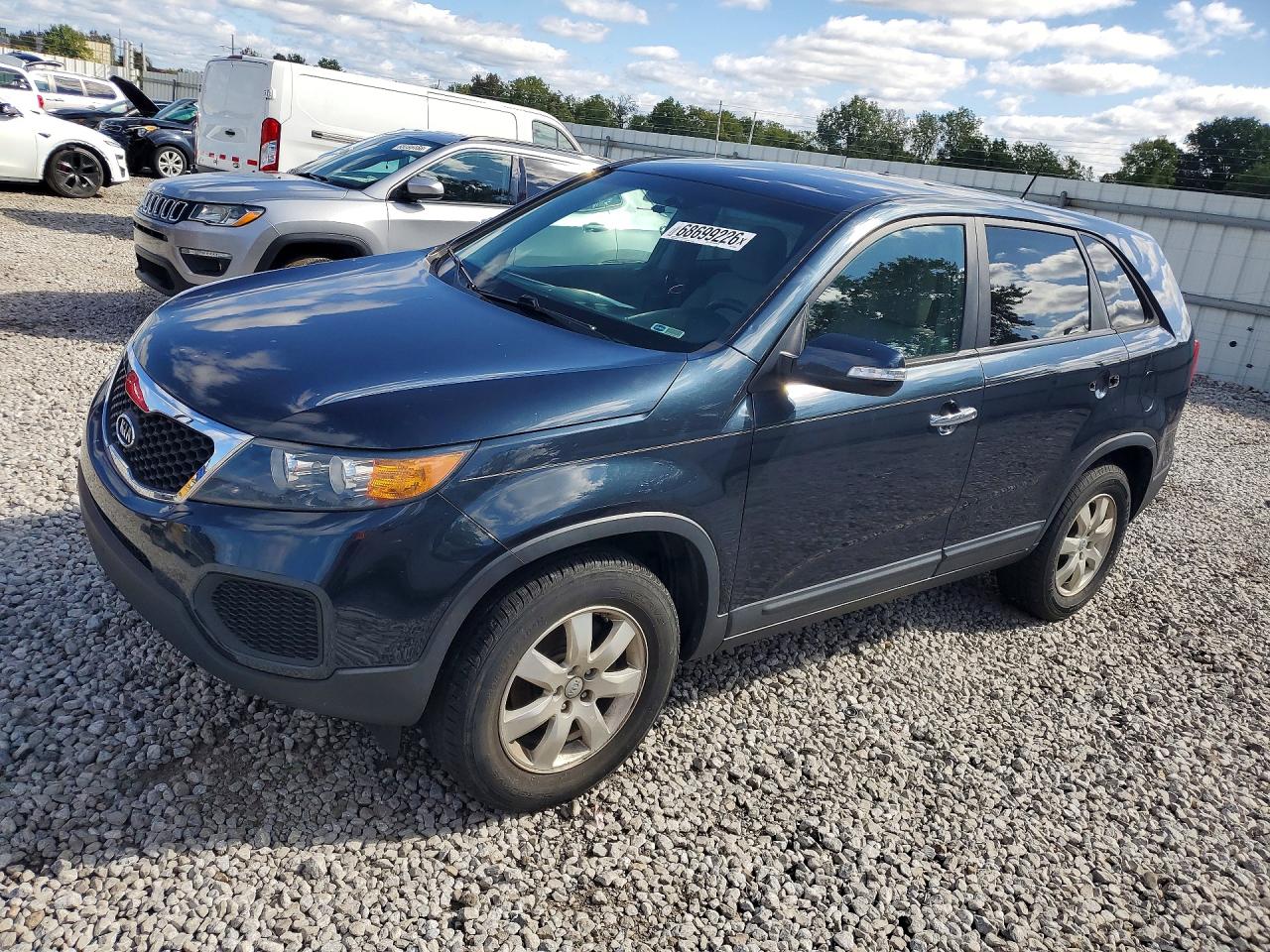 2013 KIA SORENTO LX | 5XYKT3A12DG344633 | UPCARS