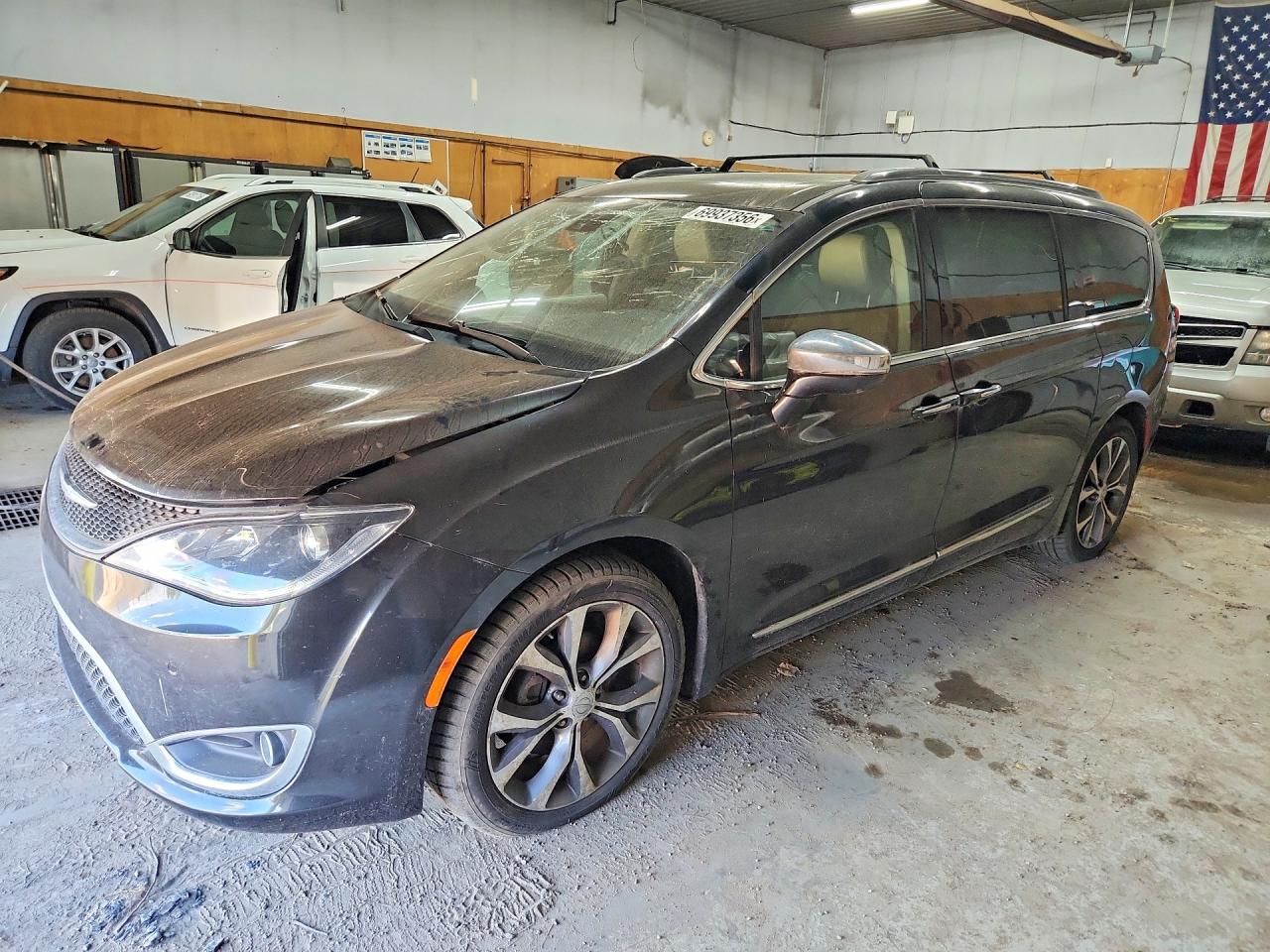 2017 CHRYSLER PACIFICA LIMITED | 2C4RC1GG7HR648010 | UPCARS