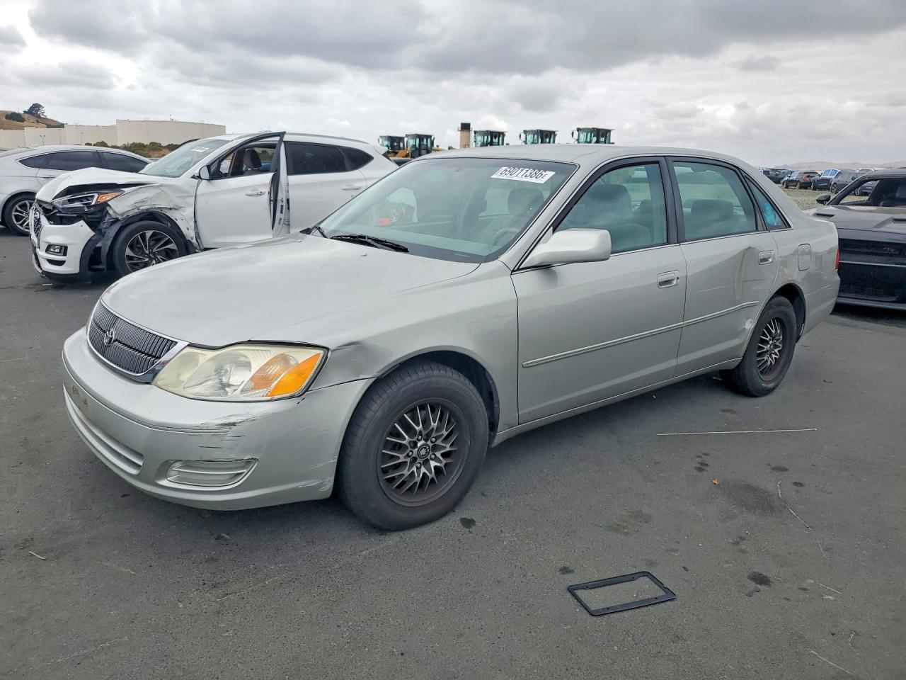 2001 TOYOTA AVALON XL | 4T1BF28B81U172453 | UPCARS