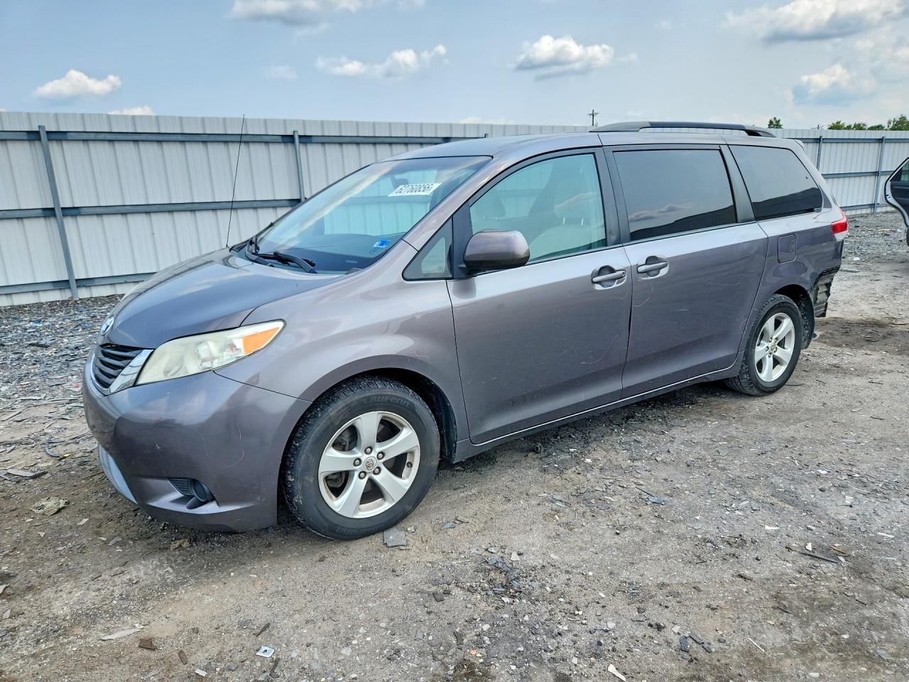 2014 TOYOTA SIENNA LE | 5TDKK3DC6ES421878 | UPCARS