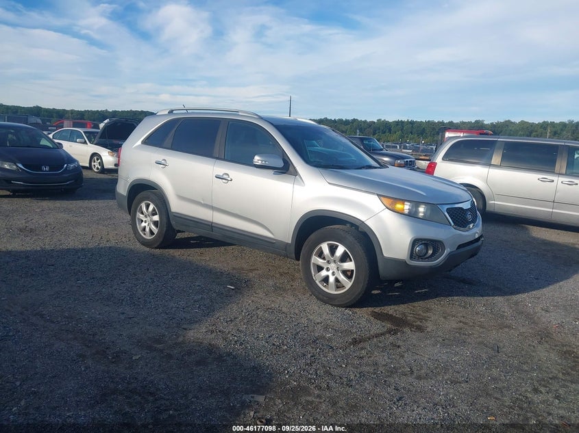 2011 KIA SORENTO LX | 5XYKT3A18BG147964 | UPCARS