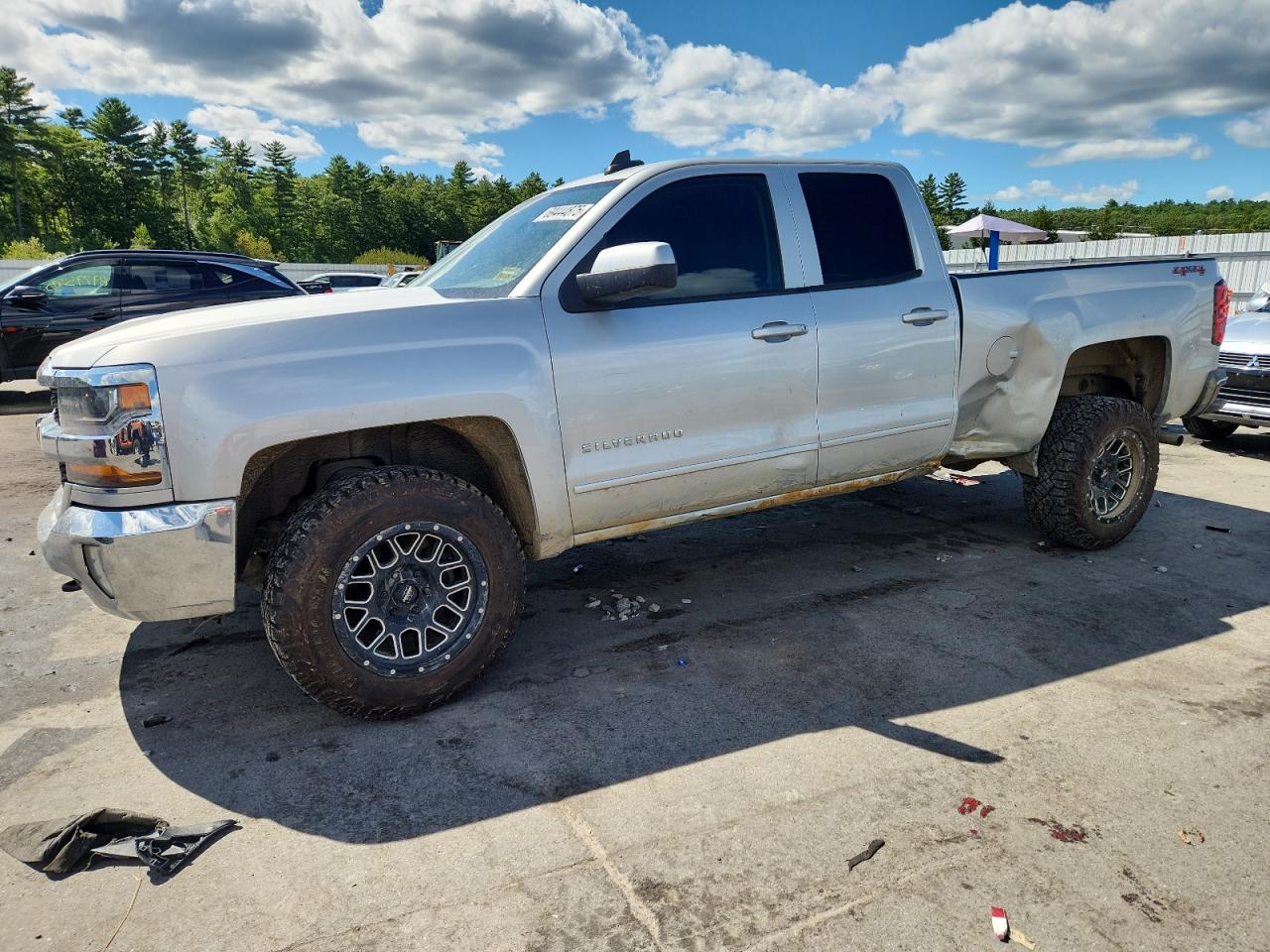 2017 CHEVROLET SILVERADO K1500 LT | 1GCVKREC0HZ306498 | UPCARS