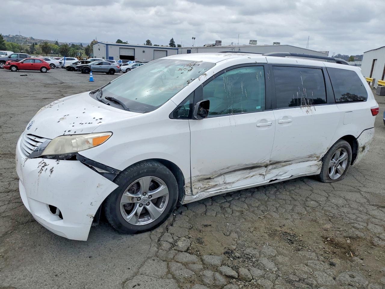 2016 TOYOTA SIENNA LE | 5TDKK3DC6GS727563 | UPCARS