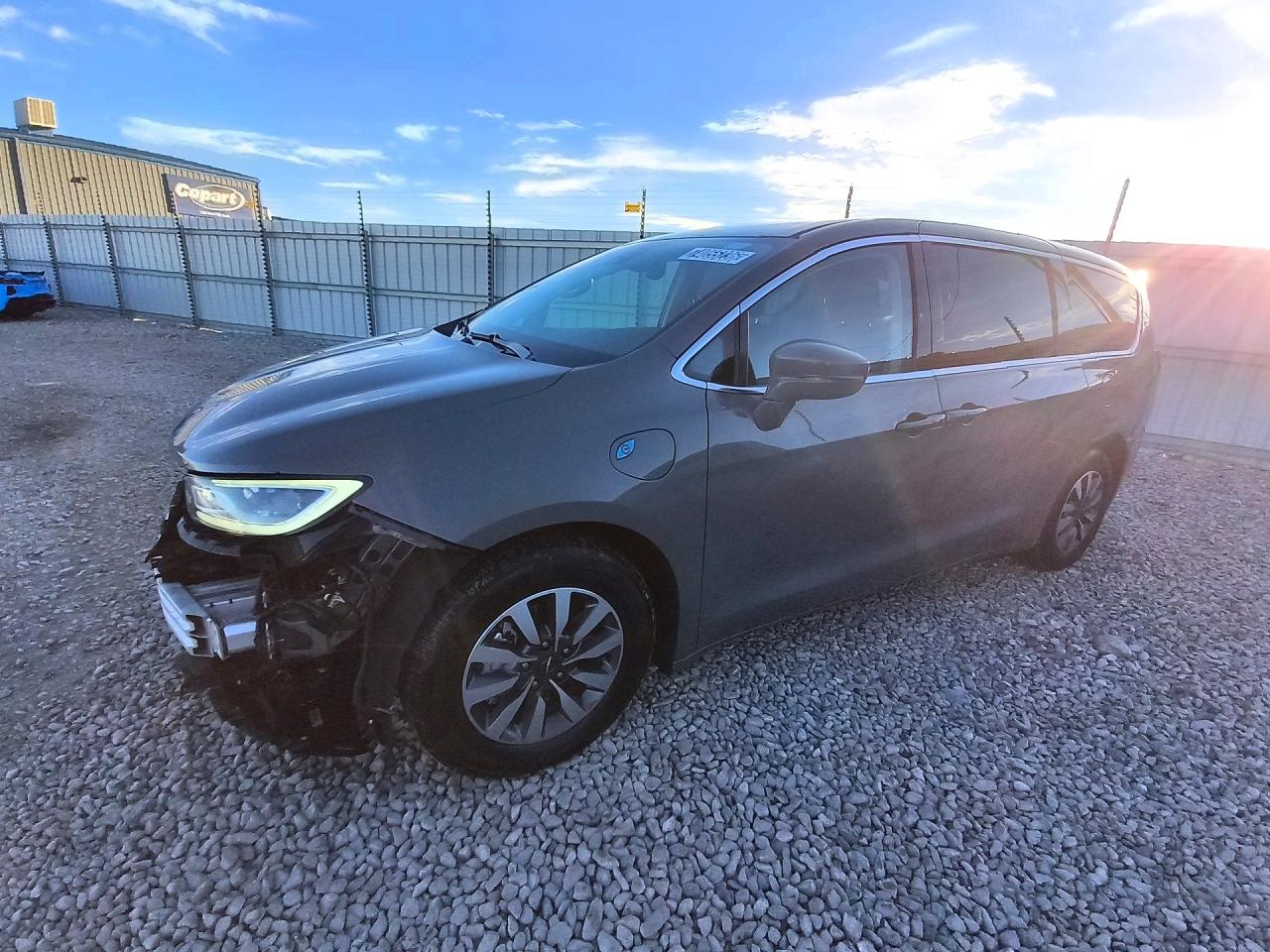 2022 CHRYSLER PACIFICA HYBRID TOURING L | 2C4RC1L70NR184172 | UPCARS