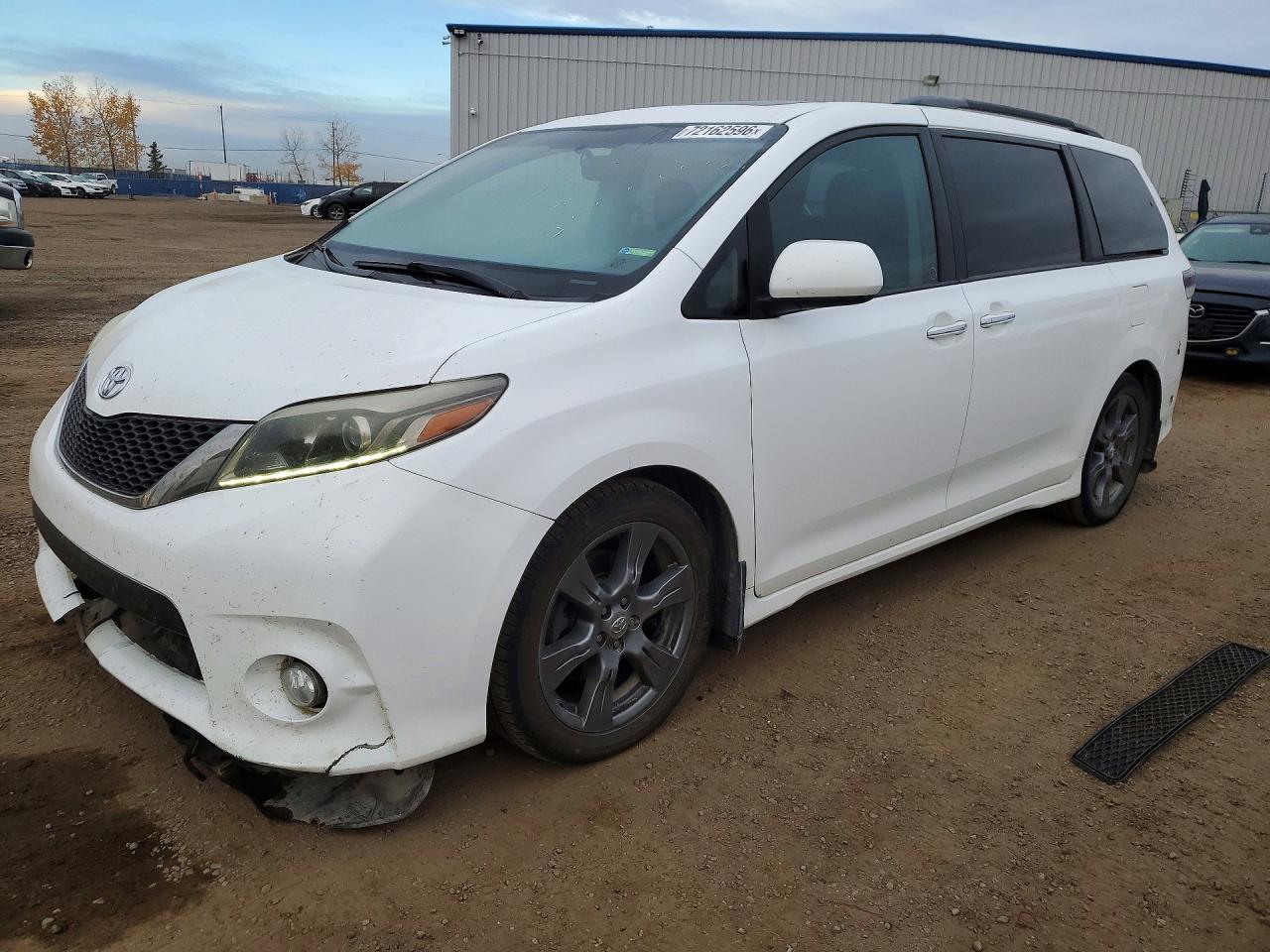 2017 TOYOTA SIENNA SE | 5TDXZ3DC6HS851027 | UPCARS