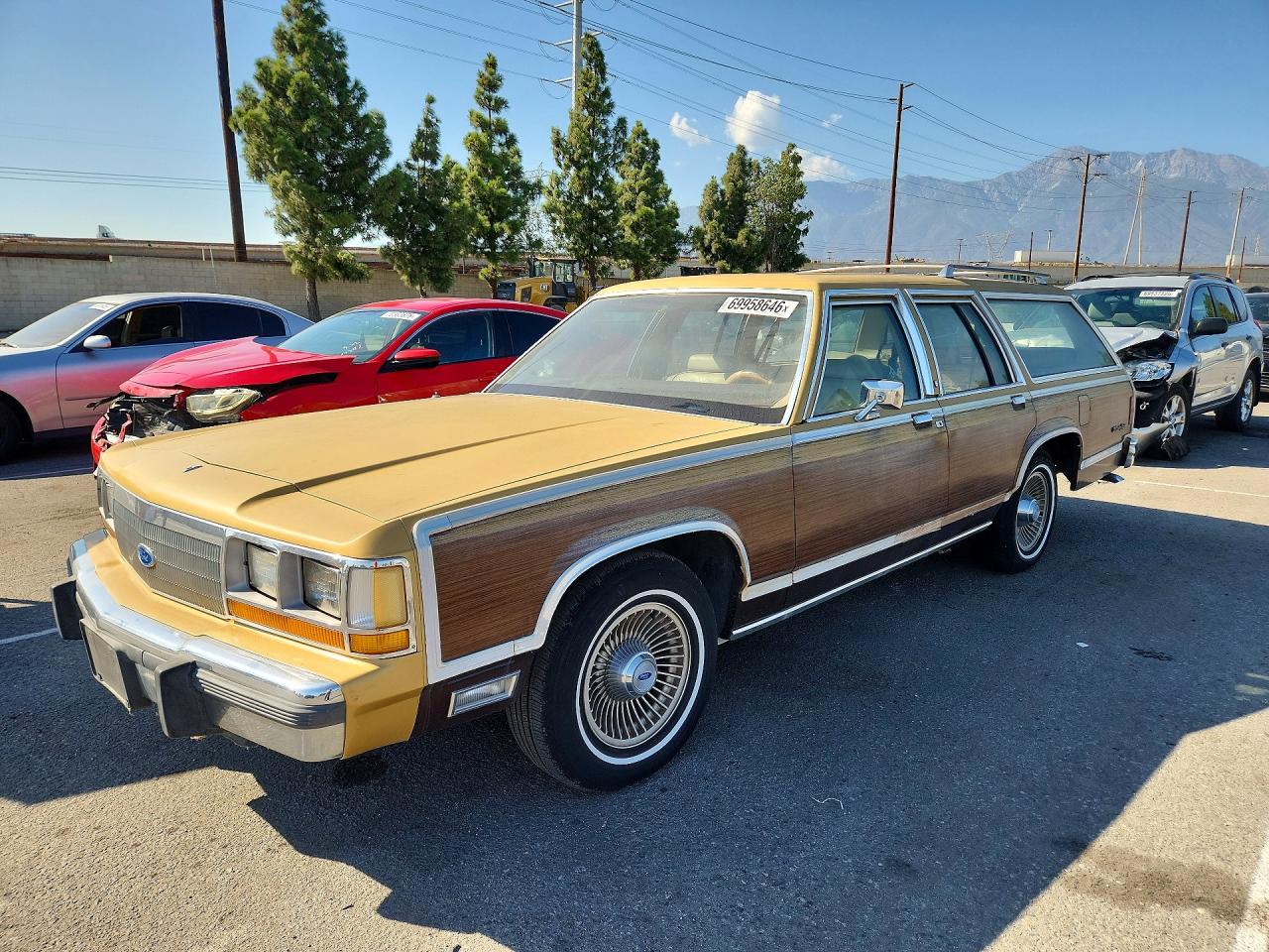 1991 FORD CROWN VI COUNTRY SQUIRE LX | 2FACP79FXMX149215 | UPCARS
