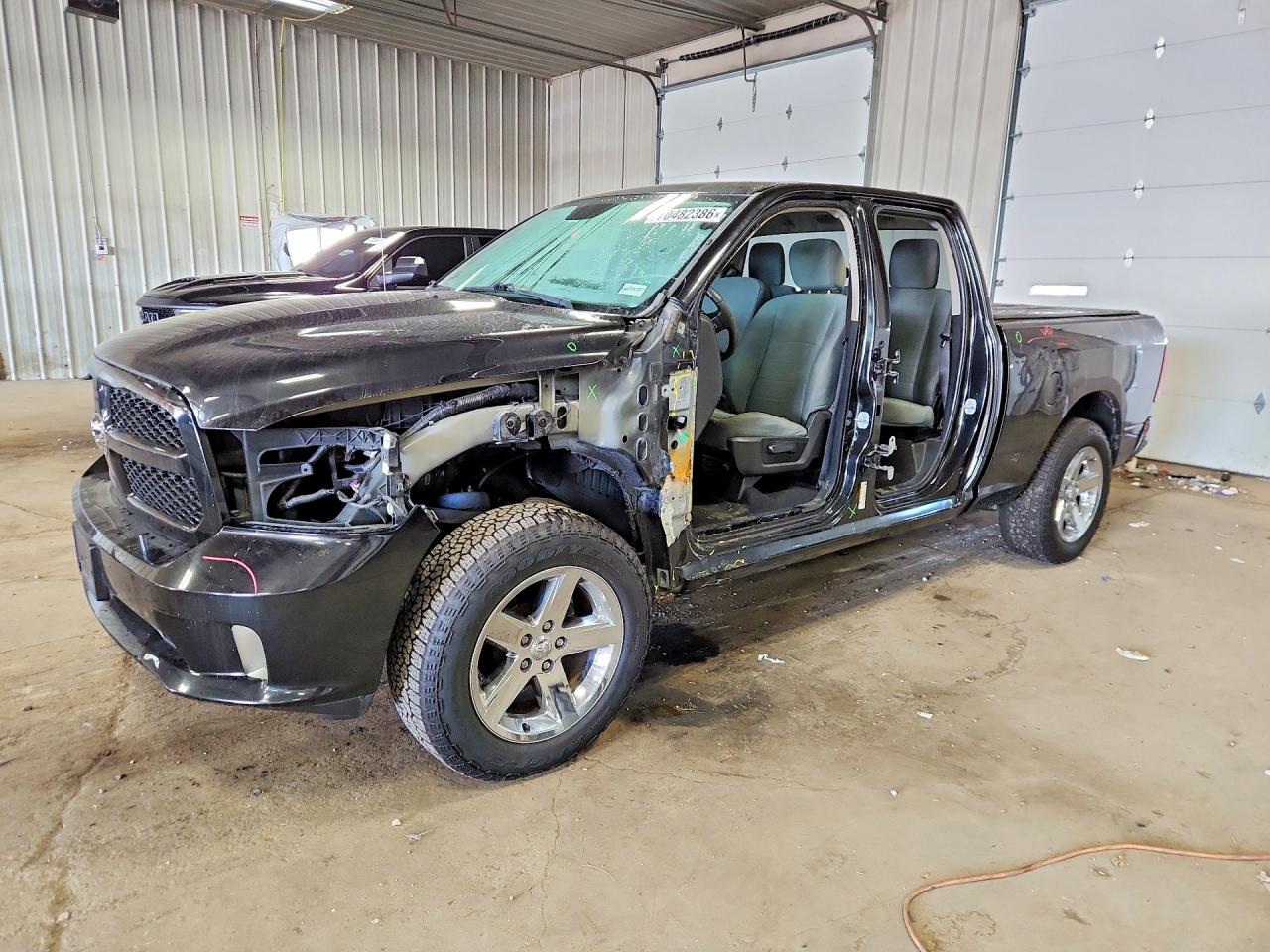 2017 RAM 1500 ST | 1C6RR7FG7HS631555 | UPCARS