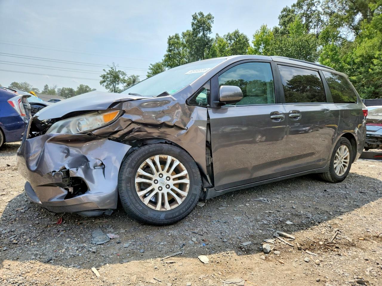 2016 TOYOTA SIENNA XLE PREMIUM 8-PASSENGER | 5TDYK3DC5GS755462 | UPCARS